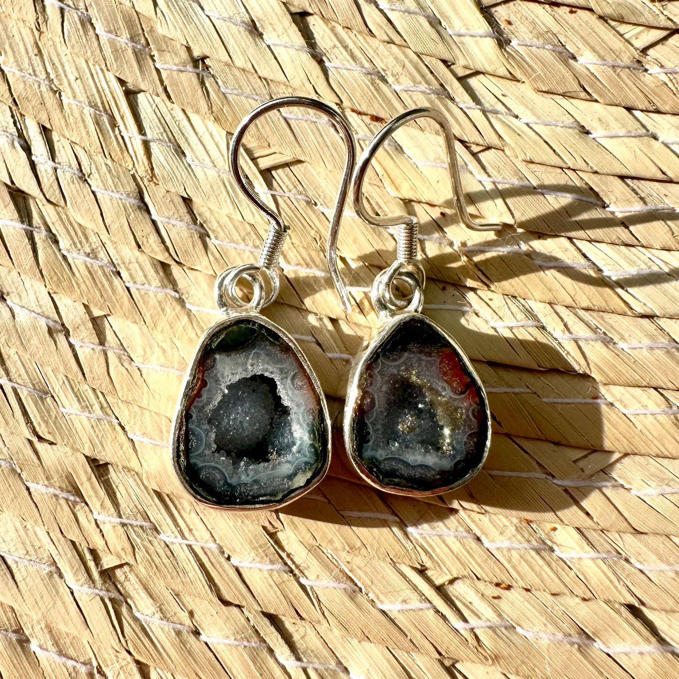 Bolas De Cristal Tabasco Agate Geode Silver Drop Earrings