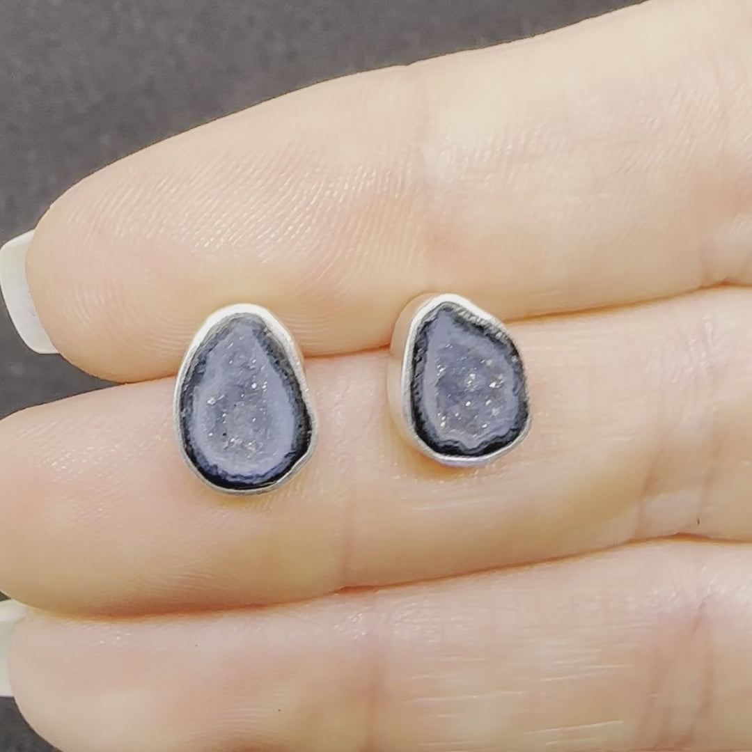 12 Tabasco Agate Geode Stud Silver Earrings