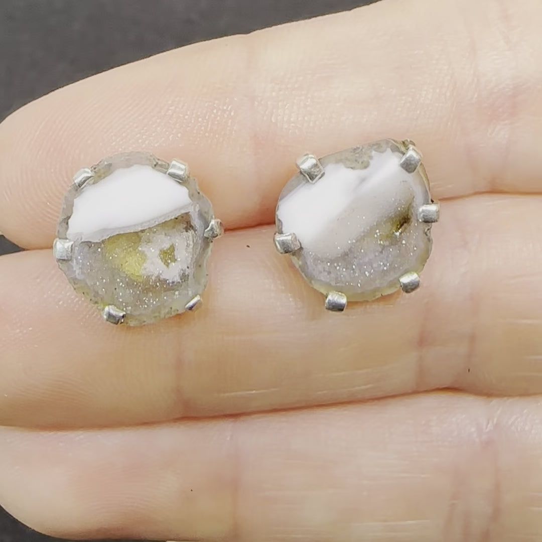 17 Tabasco Agate Geode Stud Silver Earrings