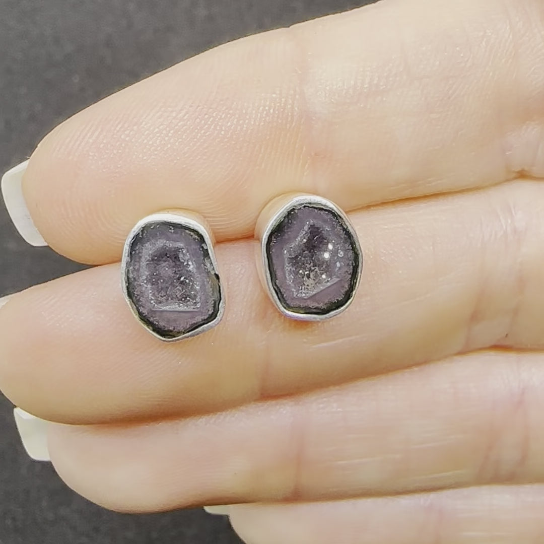 14 Tabasco Agate Geode Stud Silver Earrings