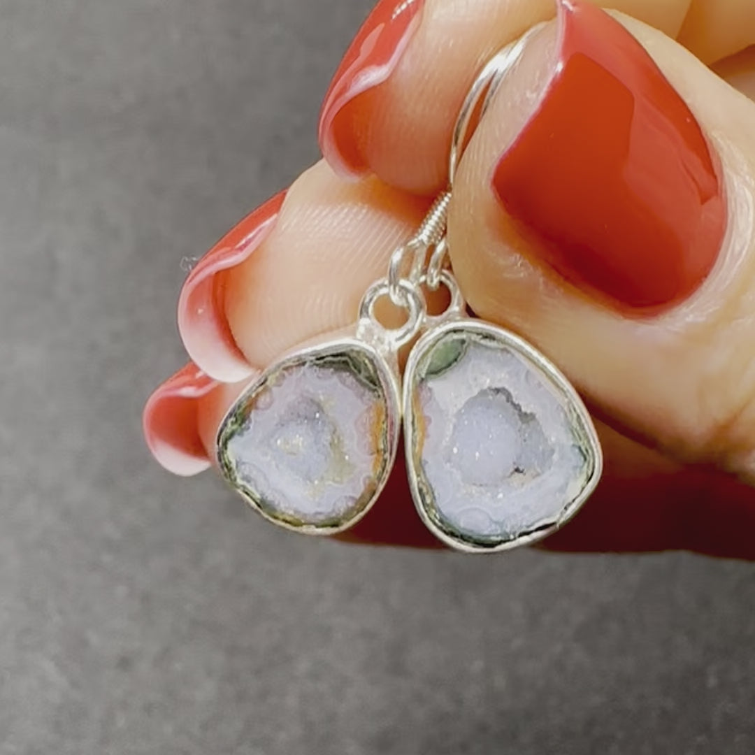 Bolas De Cristal Tabasco Agate Geode Silver Drop Earrings